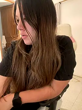 emma hot2006 online show from November 27, 2025, 5:46 pm