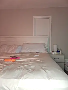 chicaenmascarada online show from March 18, 2026, 2:41 pm