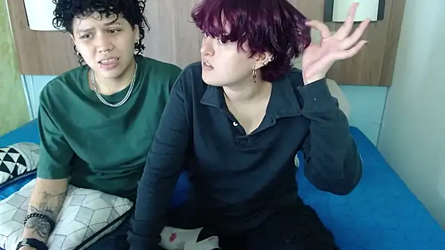 Snapshot of JadeAndJess_ chatting on September 14, 2025, 2:17 pm JadeAndJess online show from September 14, 2025, 2:17 pm