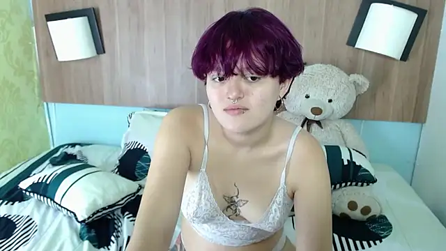 Snapshot of JadeAndJess_ chatting on September 17, 2025, 1:13 pm JadeAndJess online show from September 17, 2025, 1:13 pm