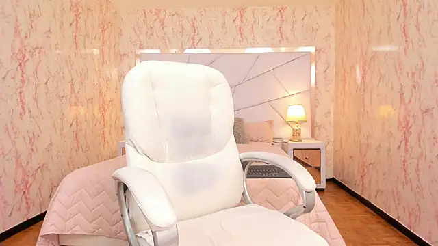 Emily Whinfre online show from November 14, 2025, 10:57 pm