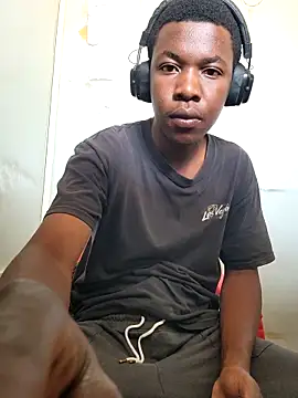 Snapshot of sweetdickboy2 chatting on March 16, 2026, 11:25 am sweetdickboy2 online show from March 16, 2026, 11:25 am