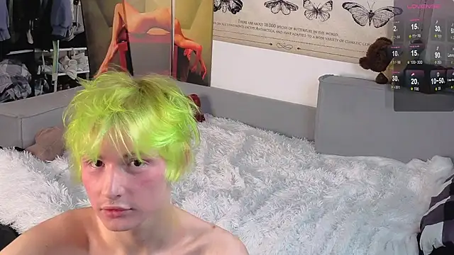 Your avatar online show from November 25, 2025, 12:38 pm