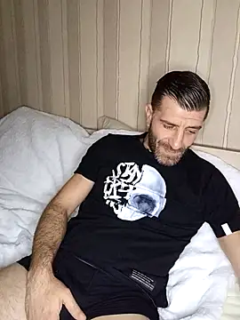 Snapshot of Alexdaniel89 chatting on February 3, 2026, 10:37 pm Alexdaniel89 online show from February 3, 2026, 10:37 pm