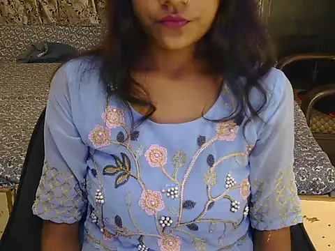 Snapshot of hoty-priya chatting on November 8, 2025, 6:06 am hoty-priya online show from November 8, 2025, 6:06 am