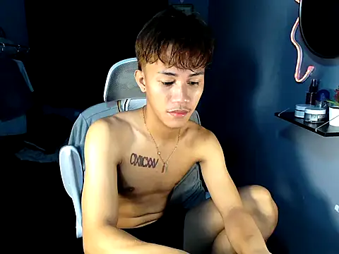naughtyboyloy 0 online show from May 25, 2026, 6:23 am