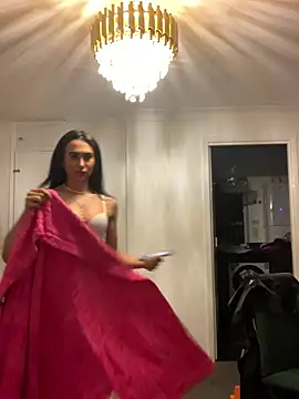 itsyourgirltee online show from April 23, 2026, 9:27 pm