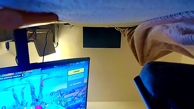 Breezydicksn online show from April 26, 2026, 8:06 pm