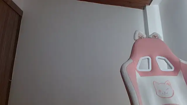 Crystal Star  online show from September 20, 2025, 8:58 pm