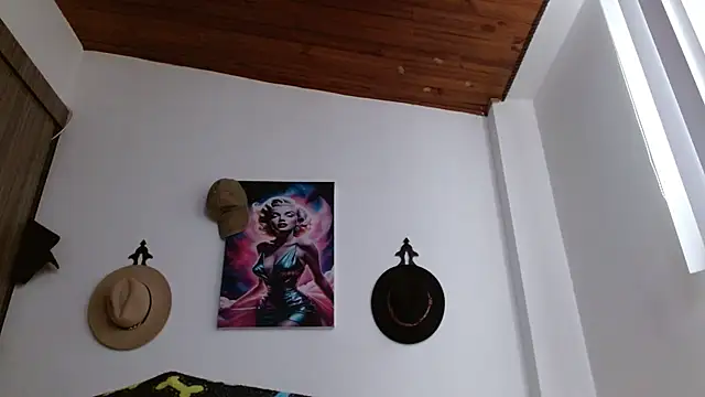 Crystal Star  online show from February 16, 2026, 12:04 pm