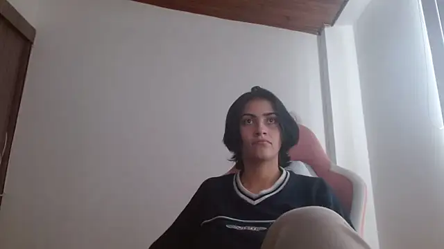 Crystal Star  online show from September 24, 2025, 2:12 pm