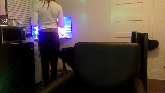 Snapshot of Diodre_Benyoon chatting on December 23, 2025, 1:49 am Diodre Benyoon online show from December 23, 2025, 1:49 am