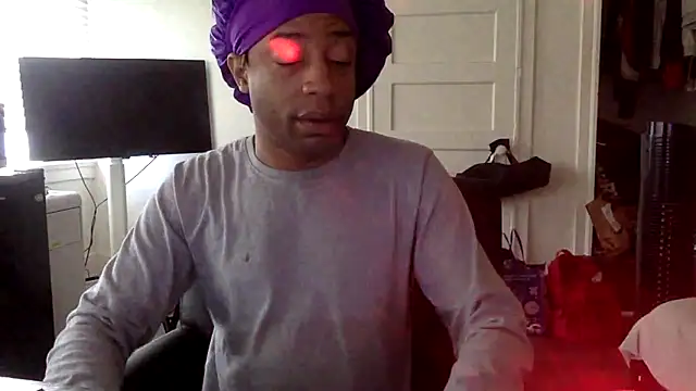 Snapshot of Diodre_Benyoon chatting on December 18, 2025, 8:34 pm Diodre Benyoon online show from December 18, 2025, 8:34 pm