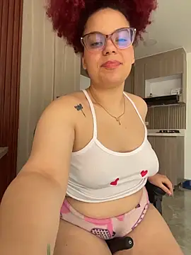 Enyagleam  online show from February 8, 2026, 8:28 pm