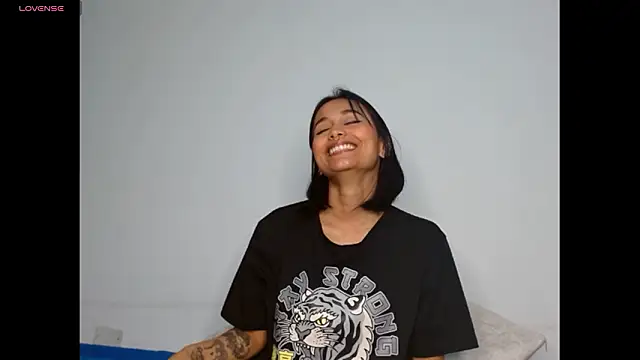 Gia Lee online show from February 3, 2026, 2:53 am