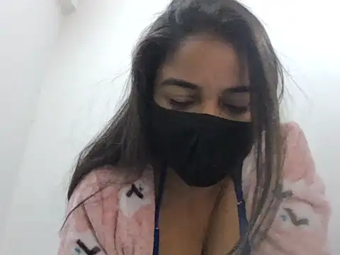 Little toy girl online show from November 16, 2025, 6:34 pm