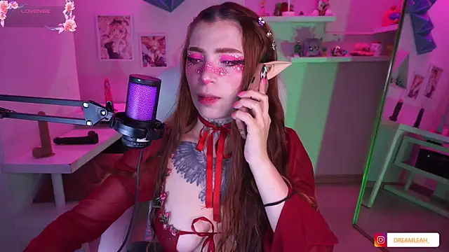 dreamleah  online show from June 21, 2026, 9:42 pm