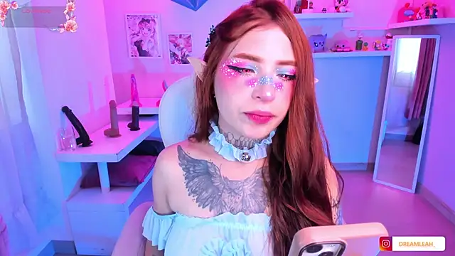 dreamleah  online show from June 25, 2026, 10:15 pm