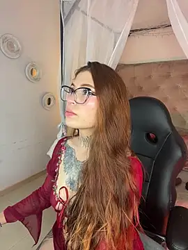 dreamleah  online show from June 9, 2026, 10:33 pm