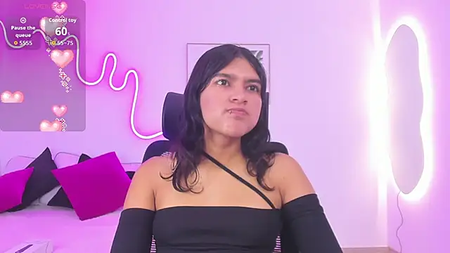 Cherrydollxx online show from October 8, 2025, 11:45 am