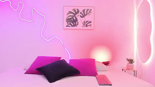 Cherrydollxx online show from November 7, 2025, 12:10 pm