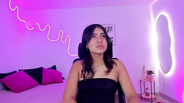 Cherrydollxx online show from September 23, 2025, 12:01 pm