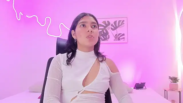 Cherrydollxx online show from November 3, 2025, 11:36 am