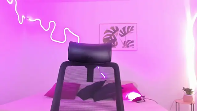 Cherrydollxx online show from October 26, 2025, 12:49 pm