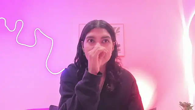 Cherrydollxx online show from November 6, 2025, 11:47 am