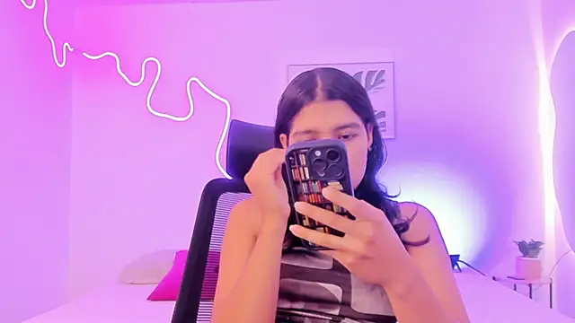 Cherrydollxx online show from November 17, 2025, 11:47 am