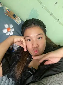 Snapshot of QueenLink chatting on October 13, 2025, 4:47 am QueenLink online show from October 13, 2025, 4:47 am