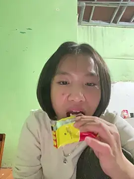 Snapshot of QueenLink chatting on October 25, 2025, 4:40 pm QueenLink online show from October 25, 2025, 4:40 pm