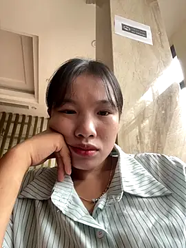 Snapshot of QueenLink chatting on September 21, 2025, 6:18 am QueenLink online show from September 21, 2025, 6:18 am