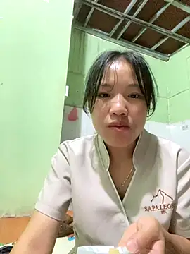 Snapshot of QueenLink chatting on October 12, 2025, 4:19 pm QueenLink online show from October 12, 2025, 4:19 pm