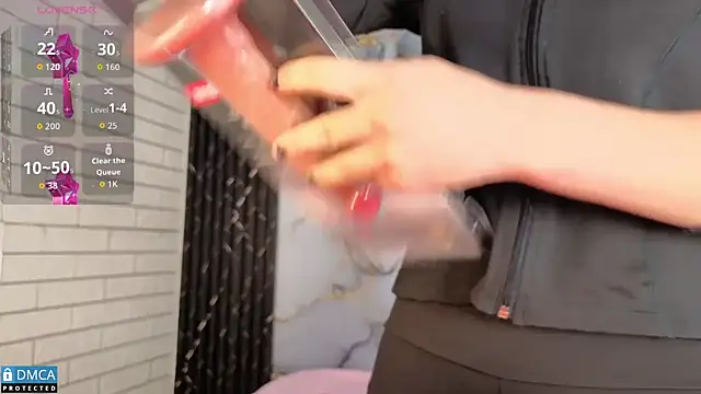 nena cupcake  online show from October 30, 2025, 11:08 am