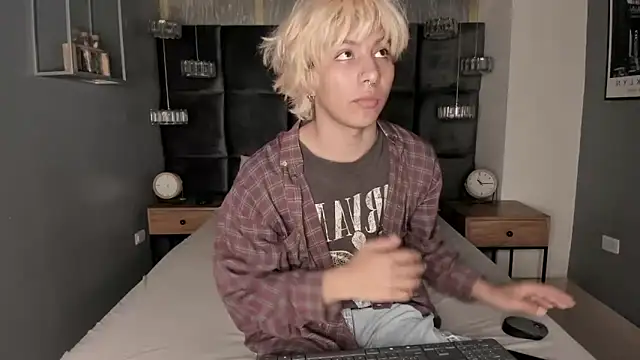 OliIverr22 online show from November 11, 2025, 6:25 pm