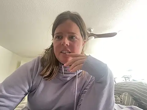 hornykitty1210 online show from February 26, 2026, 7:14 pm