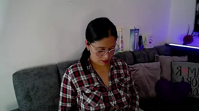 Snapshot of Alana_steel_1 chatting on February 27, 2026, 7:35 pm Alana steel 1 online show from February 27, 2026, 7:35 pm