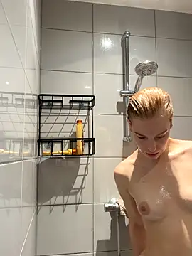 Chloemillerrxx online show from September 20, 2025, 1:16 pm