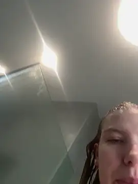 Chloemillerrxx online show from December 17, 2025, 12:10 pm