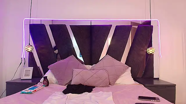 alehia cute online show from March 28, 2026, 12:22 am