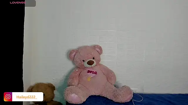 HaileyDuke online show from June 2, 2026, 1:27 am