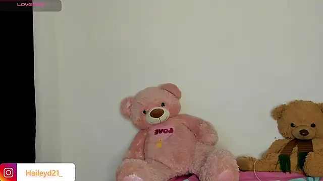 HaileyDuke online show from March 9, 2026, 10:46 pm