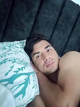 Snapshot of Ffeenniizz chatting on February 6, 2026, 5:47 am Ffeenniizz online show from February 6, 2026, 5:47 am