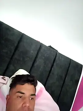 Snapshot of Ffeenniizz chatting on February 8, 2026, 5:38 am Ffeenniizz online show from February 8, 2026, 5:38 am