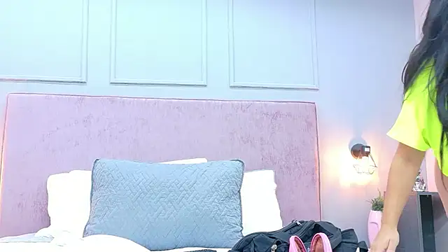 Camila Hill  online show from March 31, 2026, 12:51 pm