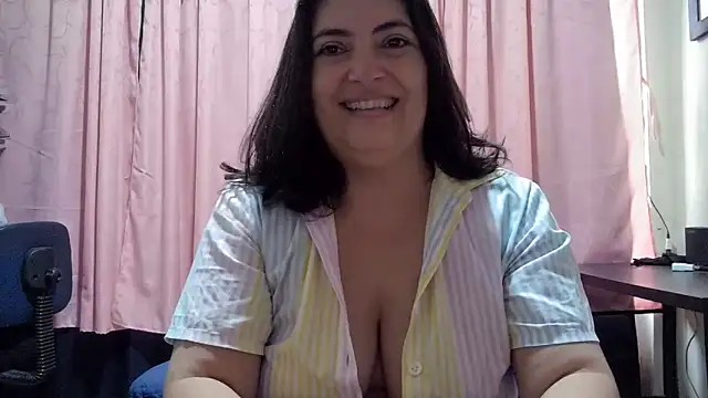 lina maria99 online show from March 5, 2026, 11:51 am