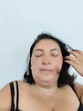 lina maria99 online show from October 24, 2025, 10:36 am