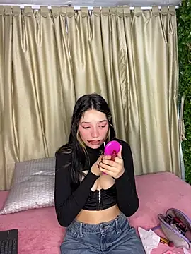 stepha   online show from October 31, 2025, 11:29 am