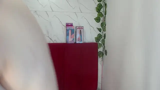 anishasanchezcm101 online show from September 18, 2025, 3:09 am